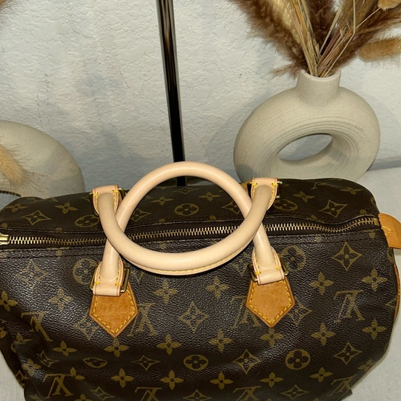 Authentic Louis Vuitton speedy 30 - Picture 3 of 17